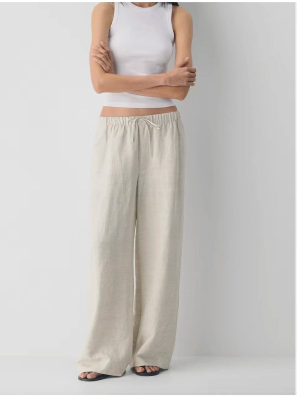 Aritzia Wide Leg Pants in Light Beige